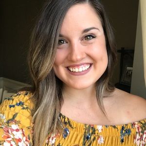 Meet your Posher, Olivia